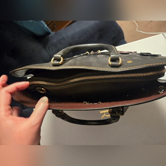 CoachTea Rose Dakota bag top handle with strap black / burgundy- Collector's - Picture 5 of 16